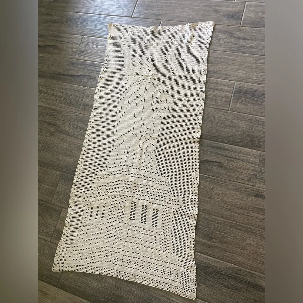 Handmade Crochet Statue of Liberty Cream 51”/22” Runner “Liberty For All” Vtg